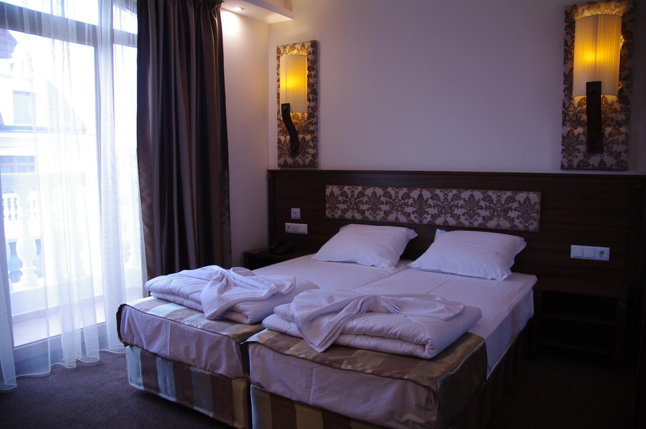 Hotel Aristokrat ออบซอร์ ภายนอก รูปภาพ