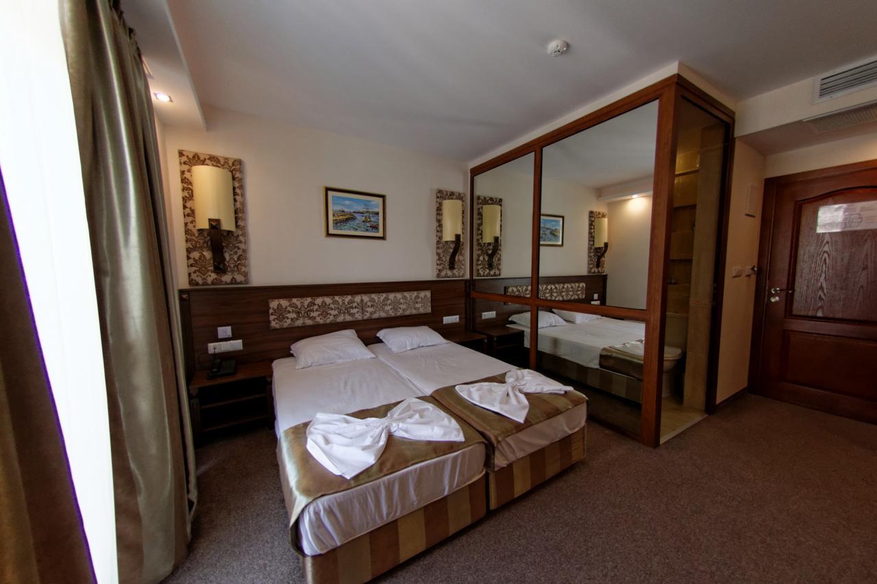 Hotel Aristokrat ออบซอร์ ภายนอก รูปภาพ