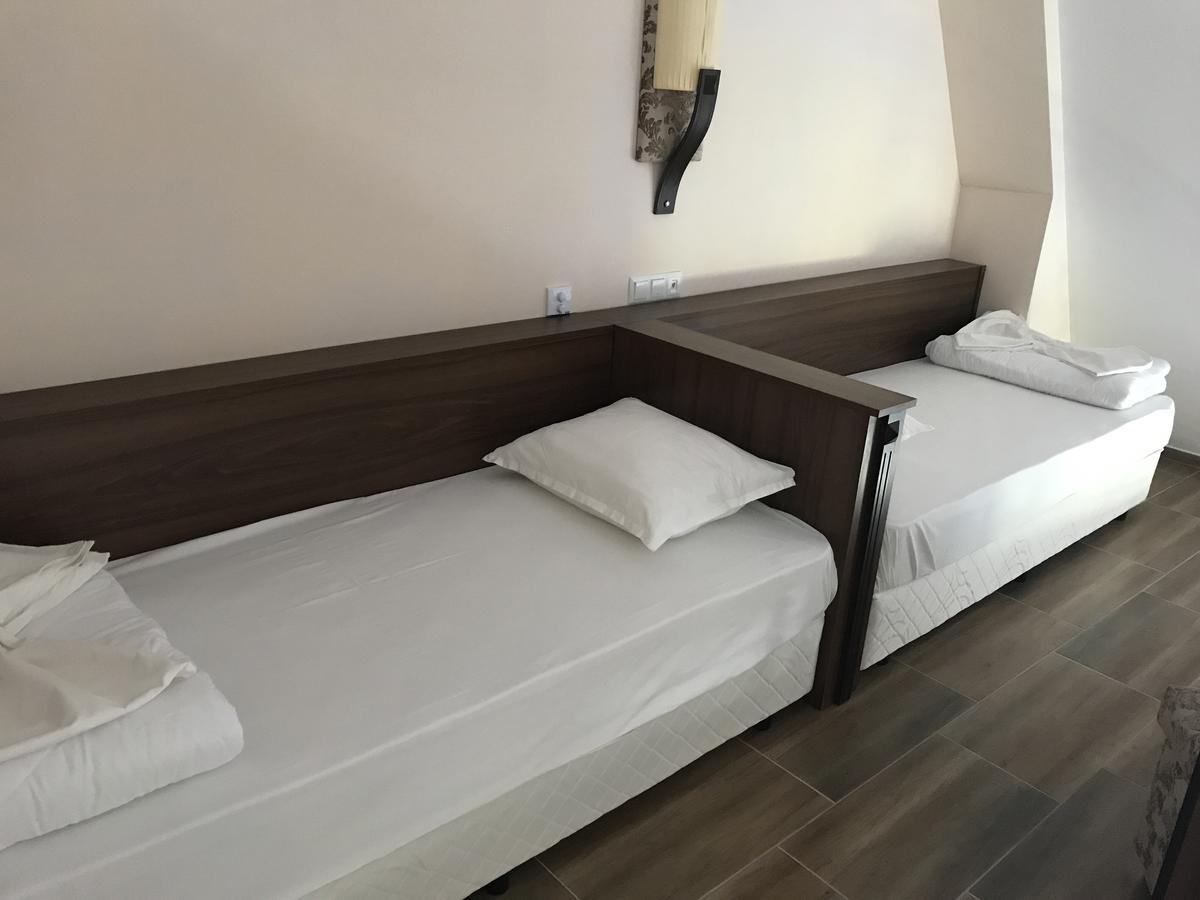 Hotel Aristokrat ออบซอร์ ภายนอก รูปภาพ
